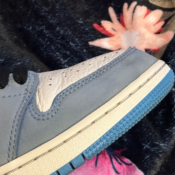 Air Jordan 1 Retro High OG 'University Blue', Size 7Y - Picture 12 of 12